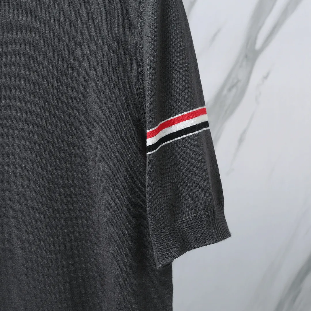 ：M 28（TB T ） THOM BROWNE TB T Classic Breathable Authentic Quality + Authentic + Same Style Size：0/1/2/3/4 ：White/Black/Navy Blue/Light Gray/Dark Gray